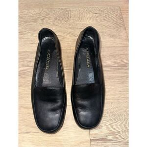Aerosoles women’s 6.5 Black Leather Slip-On Loafers